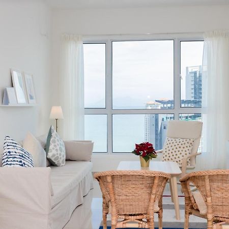 Ferienwohnung White Lagom Scandinavian House, By Sanguine Tanjung Tokong Exterior foto