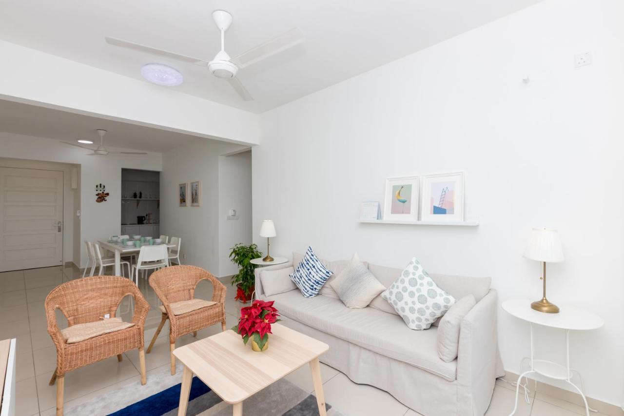 Ferienwohnung White Lagom Scandinavian House, By Sanguine Tanjung Tokong Exterior foto
