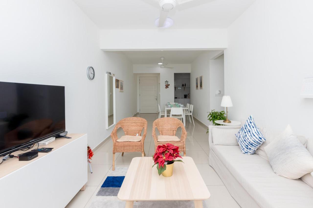 Ferienwohnung White Lagom Scandinavian House, By Sanguine Tanjung Tokong Exterior foto