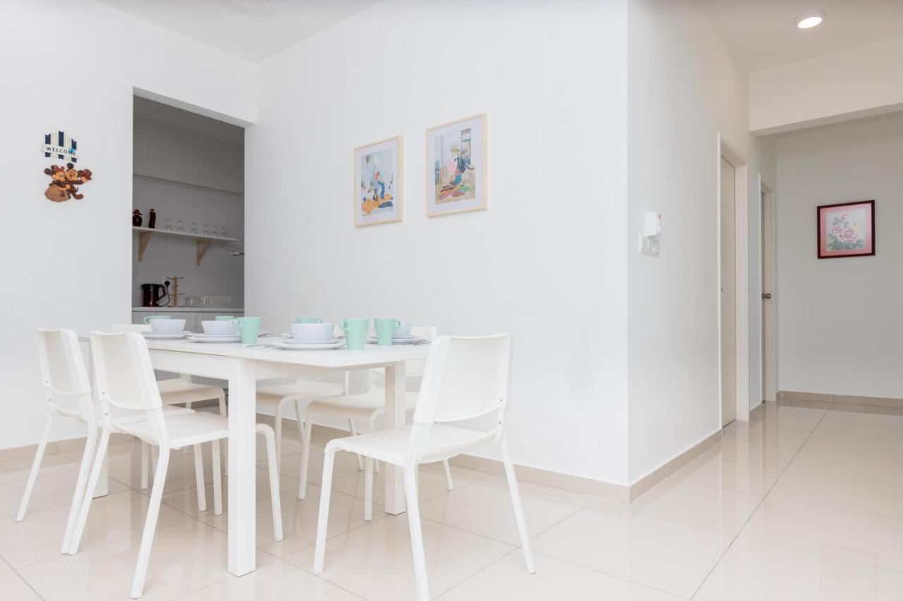Ferienwohnung White Lagom Scandinavian House, By Sanguine Tanjung Tokong Exterior foto