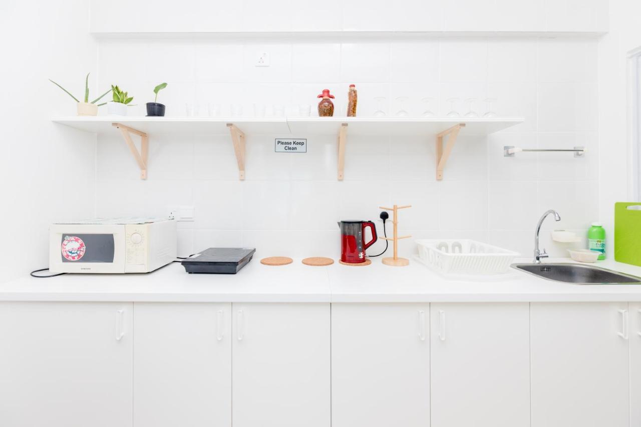 Ferienwohnung White Lagom Scandinavian House, By Sanguine Tanjung Tokong Exterior foto